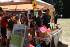 Many visitors at the KomBioTa stand ©KomBioTa